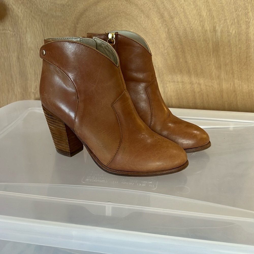 Boden booties Ladies Size 36 (6M)